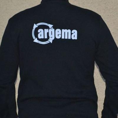 Černá mikina se zipem